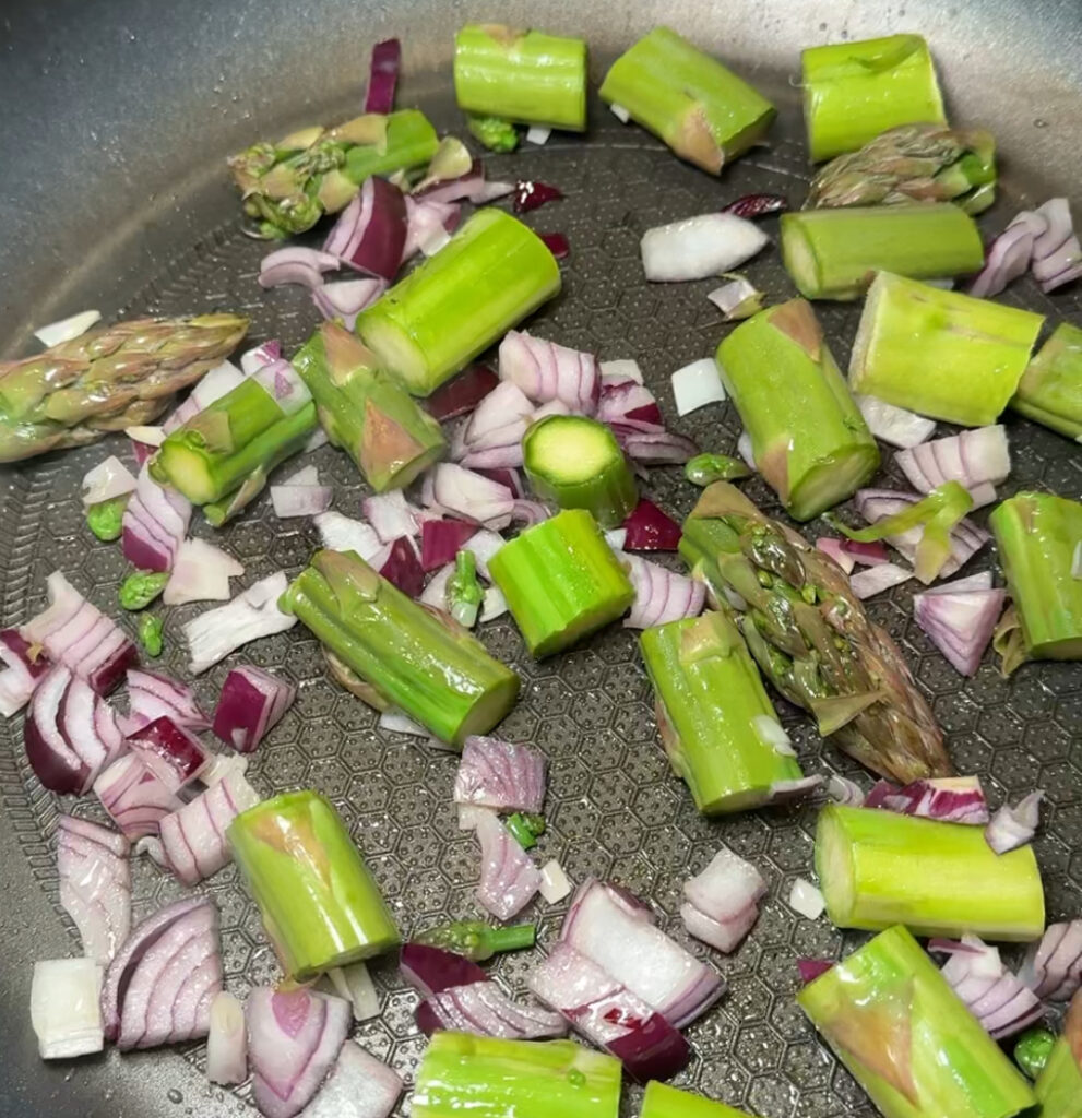 Spätzle mit grünem Spargel